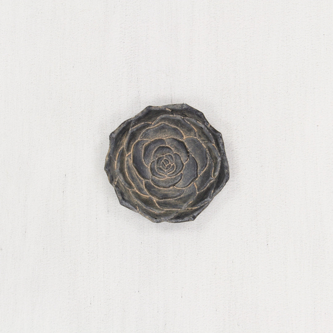 5170 - Ellis Cast Iron Lotus - Natural