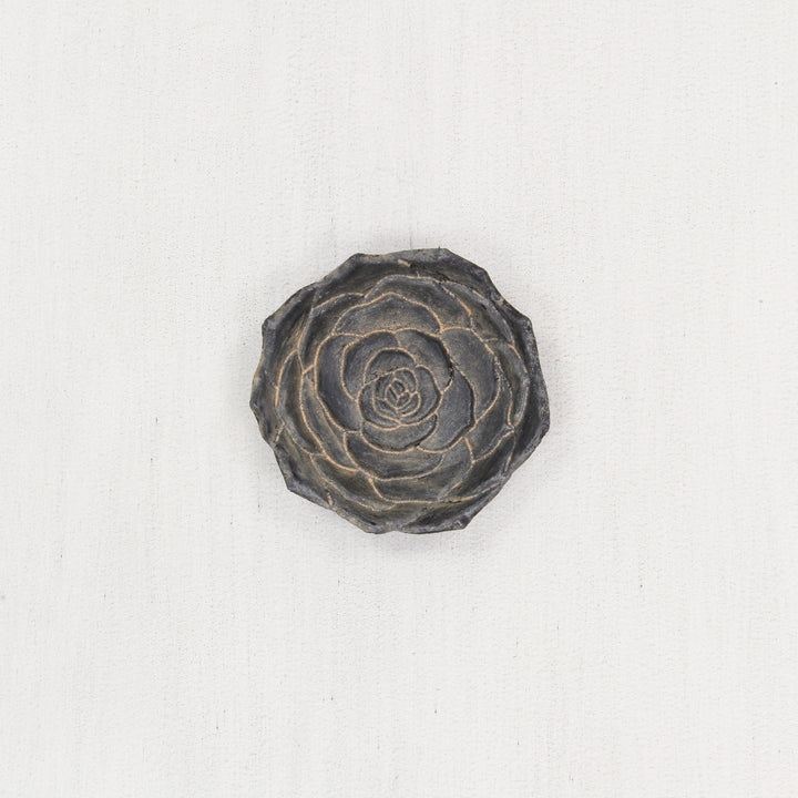 5170 - Ellis Cast Iron Lotus - Natural