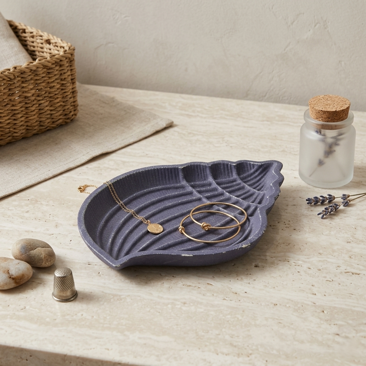 5718C - Ceili Cast Iron Sea Conch