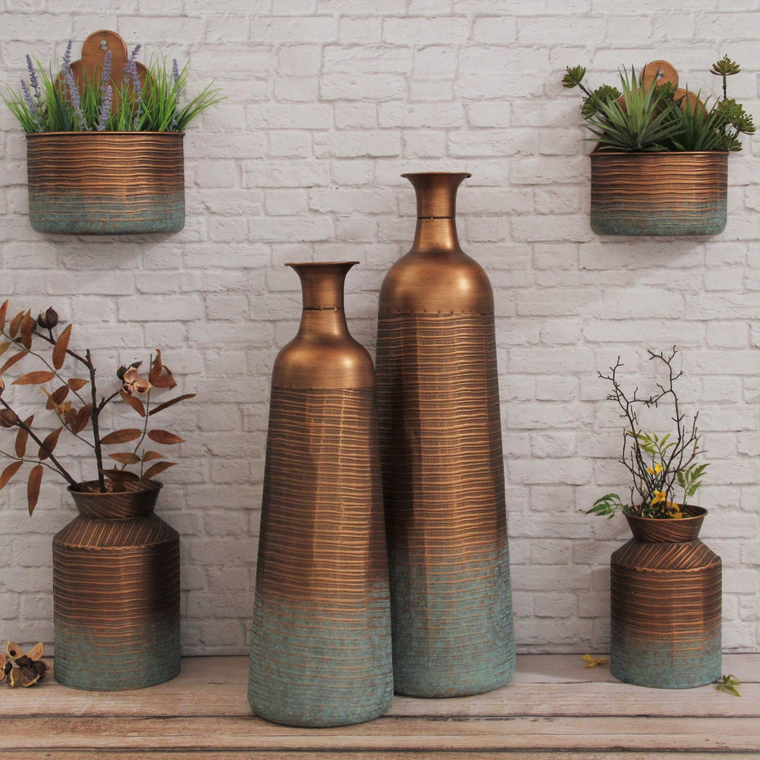 5898 - Kyani Copper Vase Décor