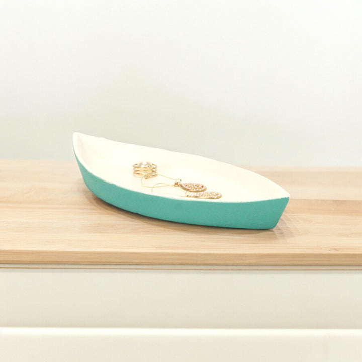 6028 - Saoirse Cast Iron Boat Dish