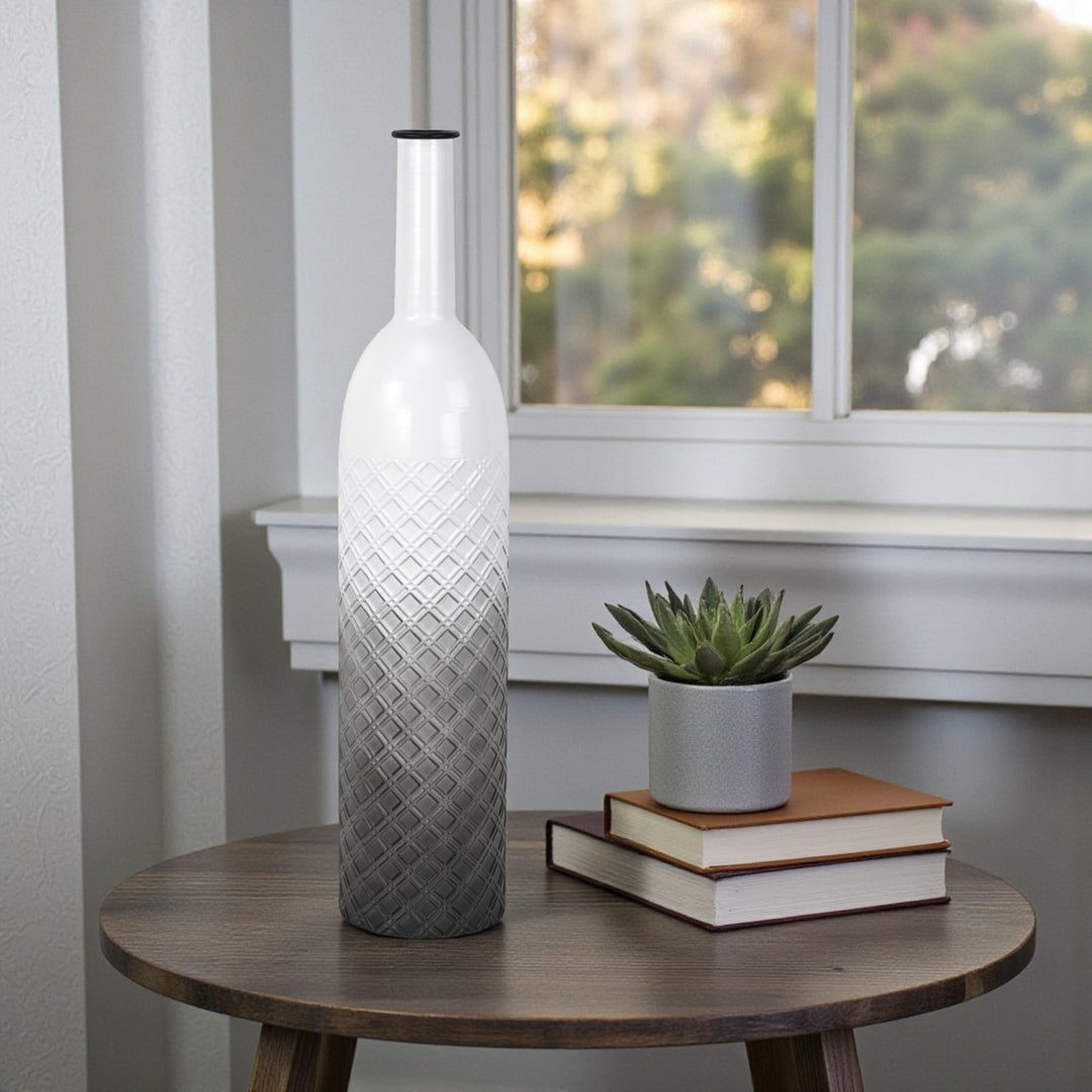 6240 - Harkona Diamond Pattern Gray Vase