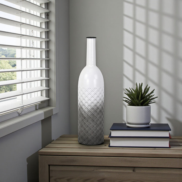 6240 - Harkona Diamond Pattern Gray Vase