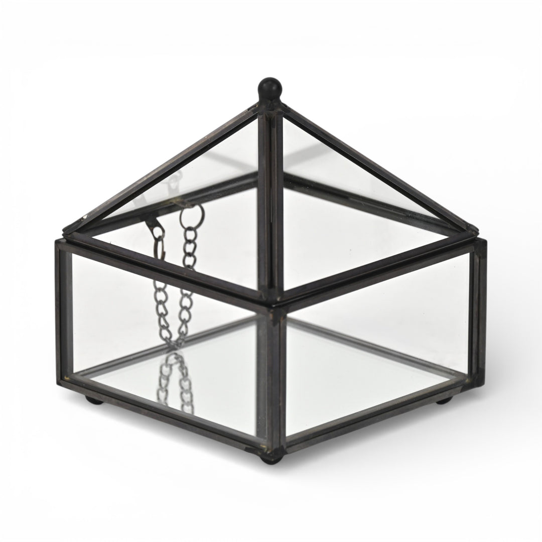6257 - Vortial Glass Pyramid Box