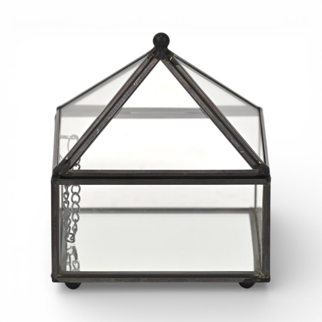 6257 - Vortial Glass Pyramid Box