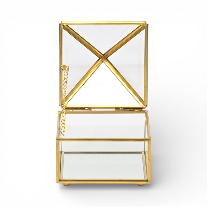 6257 - Vortial Glass Pyramid Box