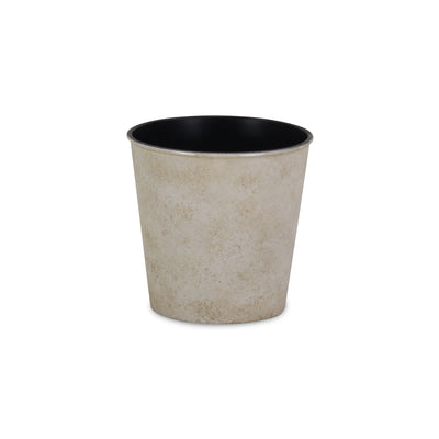 PP-105<p>5.25" Round Plastic Pot</p>