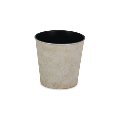 PP-105<p>5.25" Round Plastic Pot</p>