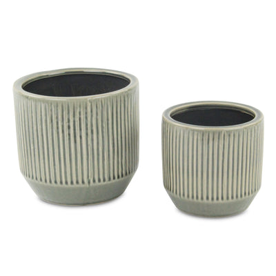 5778<p>Tolo  Ruffled Ridge Pot</p>