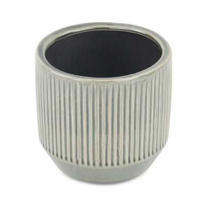 5778<p>Tolo  Ruffled Ridge Pot</p>