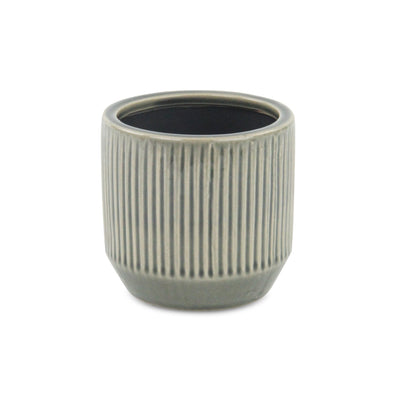 5778<p>Tolo  Ruffled Ridge Pot</p>