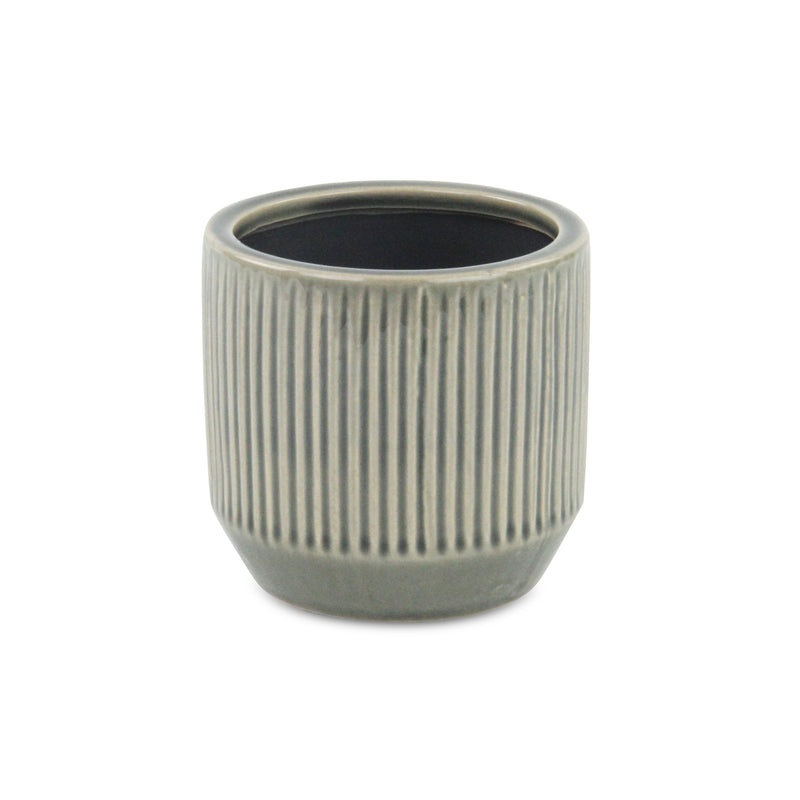 5778<p>Tolo  Ruffled Ridge Pot</p>